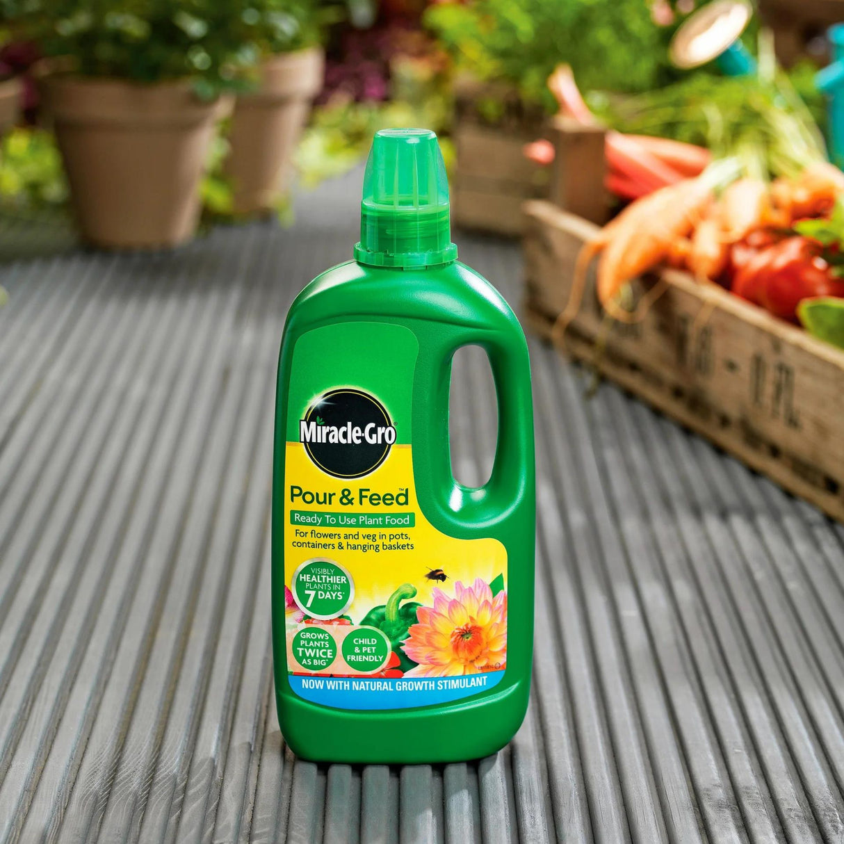 MIRACLE-GRO POUR & FEED PLANT FOOD 1L