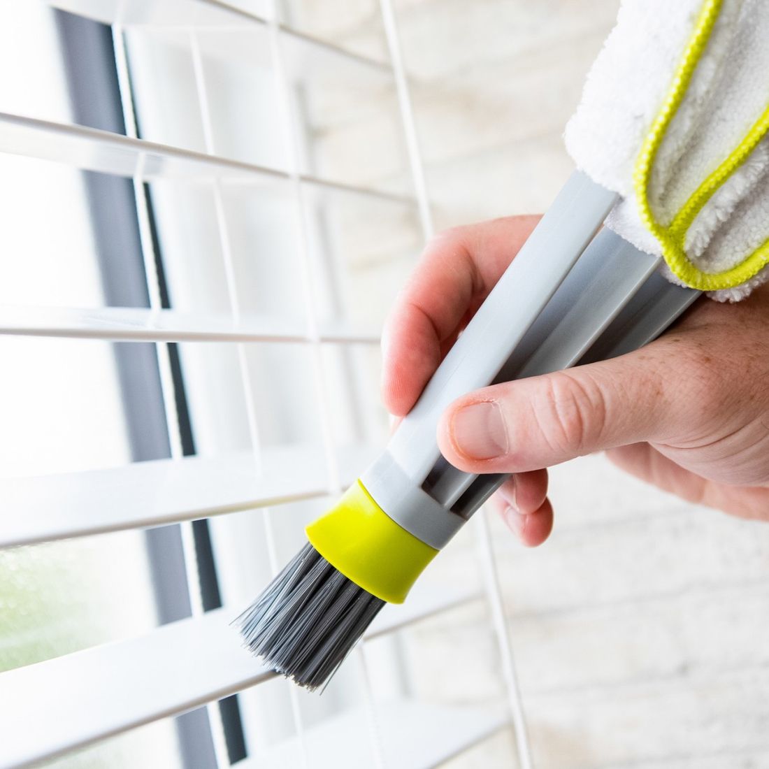 DOUBLE SIDED BLIND DUSTER