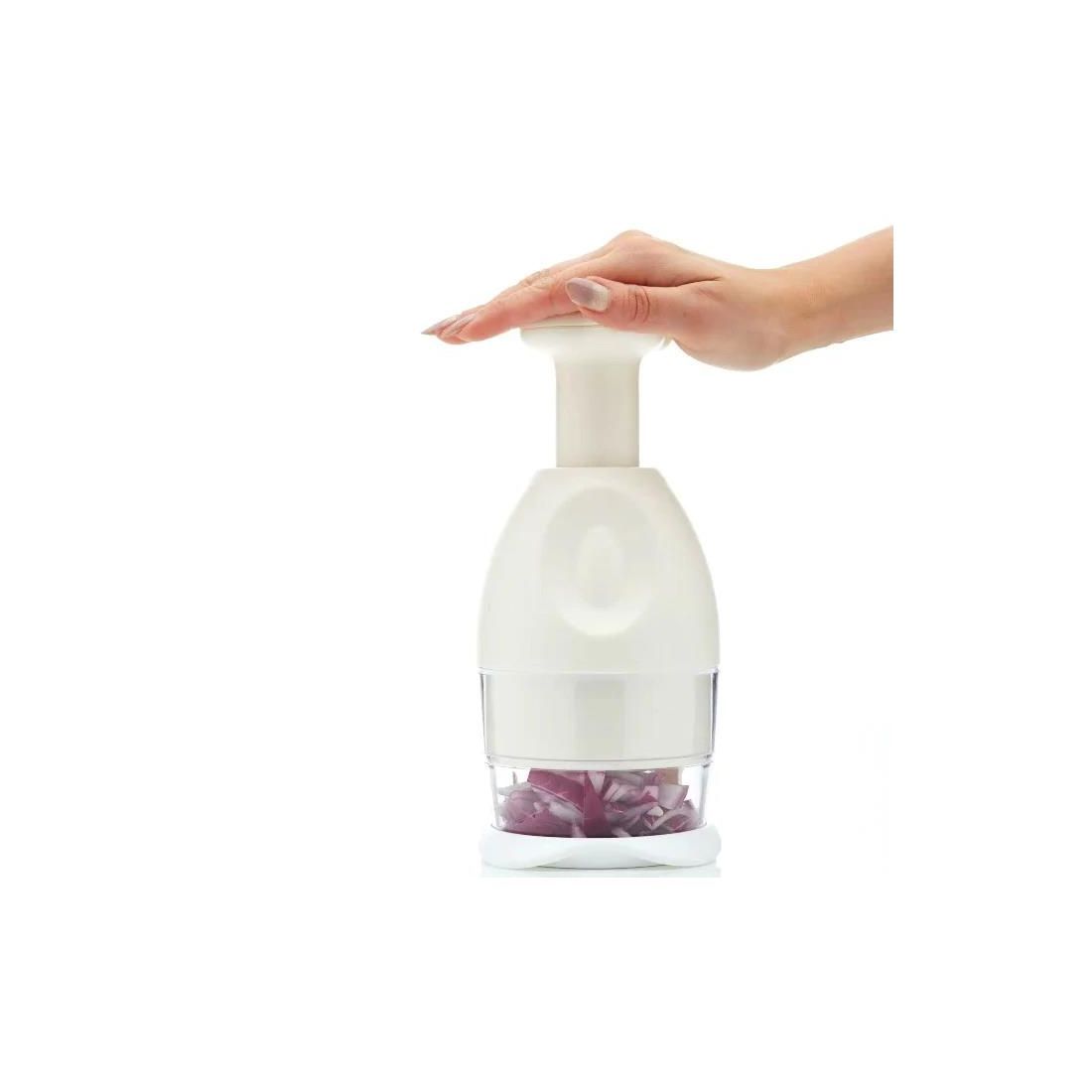 FOOD CHOPPER WITH REVOLVING BLADE