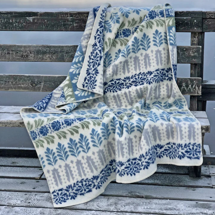 THROW ARVET BLUE WOVEN WOOL BLANKET 130 X 180 CM