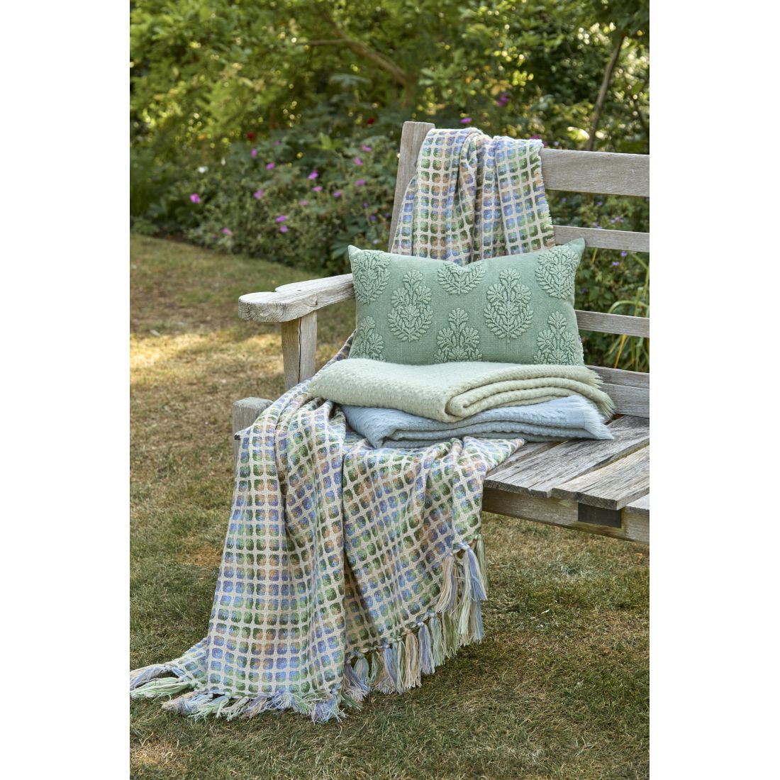THROW KEILDER OLIVE CORNFLOWER