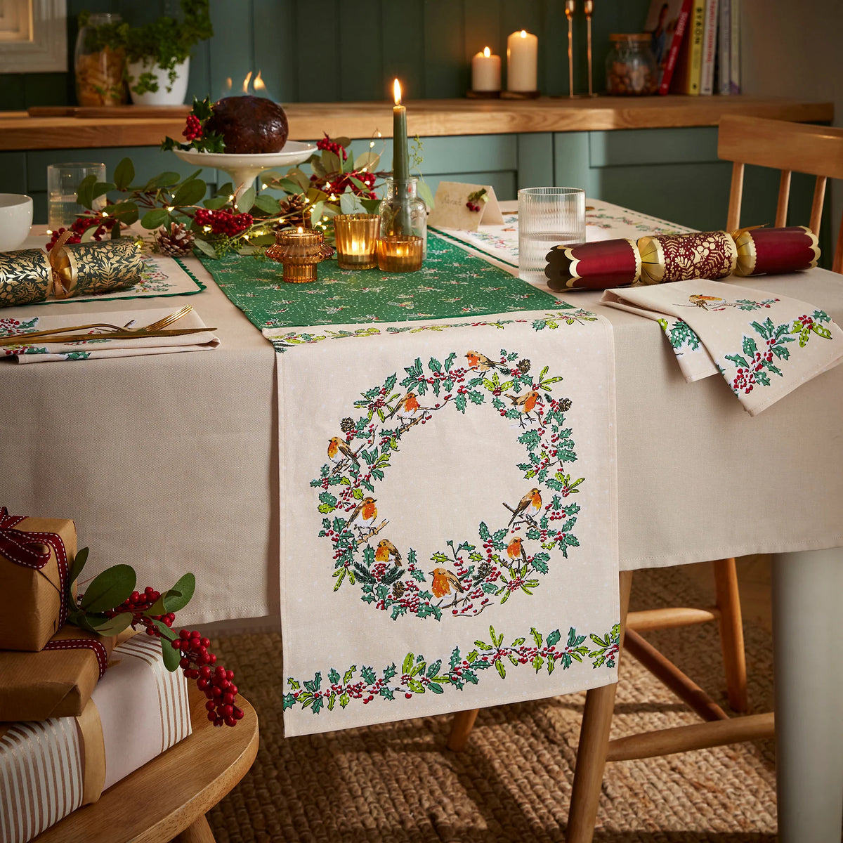 TABLE RUNNER CHRISTMAS ROBIN