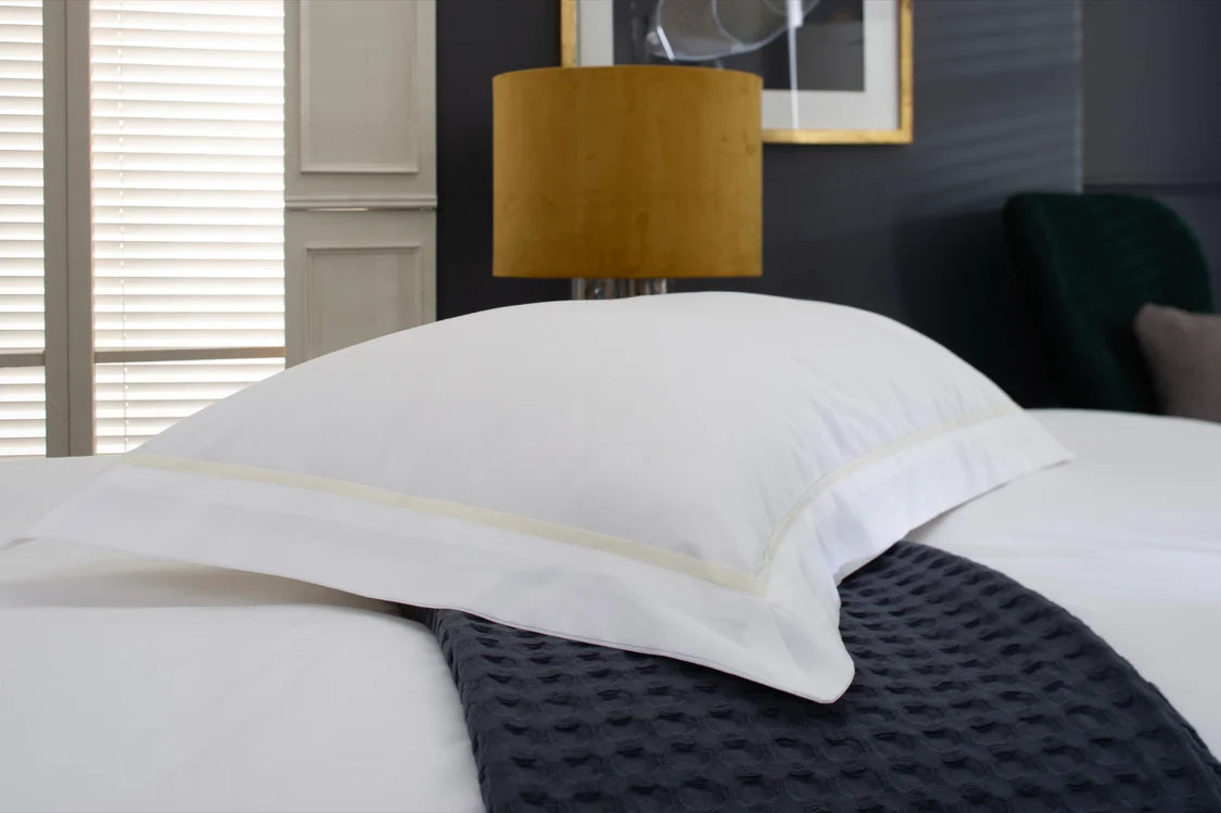 PILLOWCASE 0XFORD 200 THREAD COUNT 100% COTTON WHITE