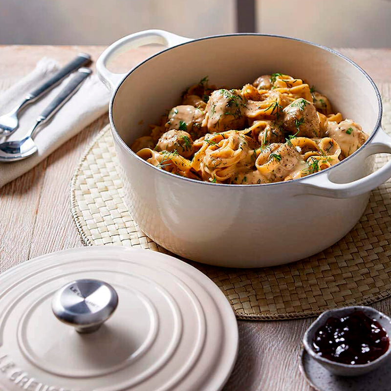 LE CREUSET 22CM CASSEROLE MERINGUE