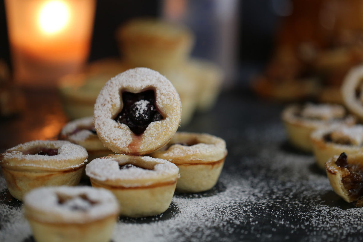 MASTERCLASS NON-STICK 12 HOLE SHALLOW PAN