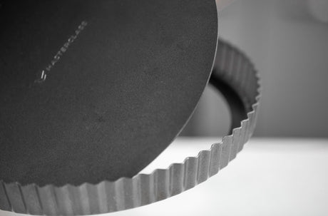 MASTERCLASS NON-STICK LOOSE BASE FLUTED QUICHE TIN 20CM