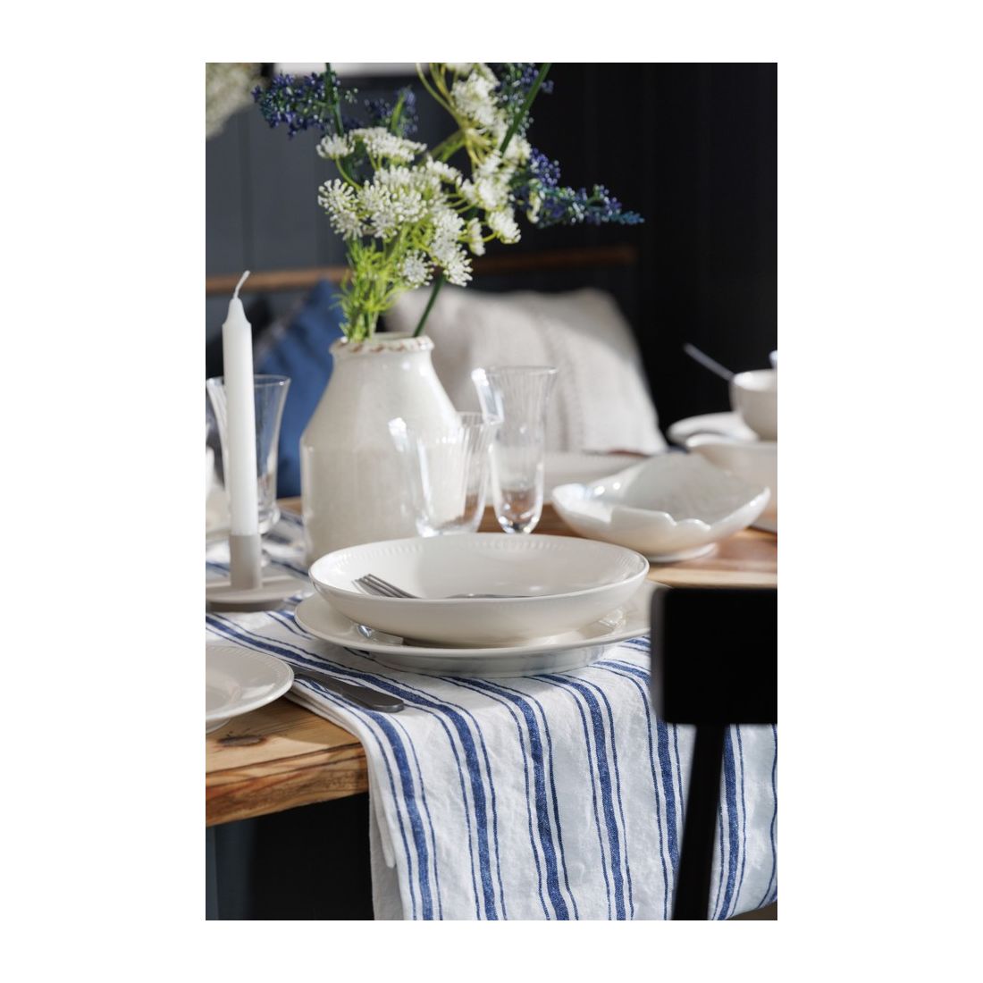 MIKASA NAVY STRIPE LINEN-BLEND TABLE RUNNER 230CM X 34CM
