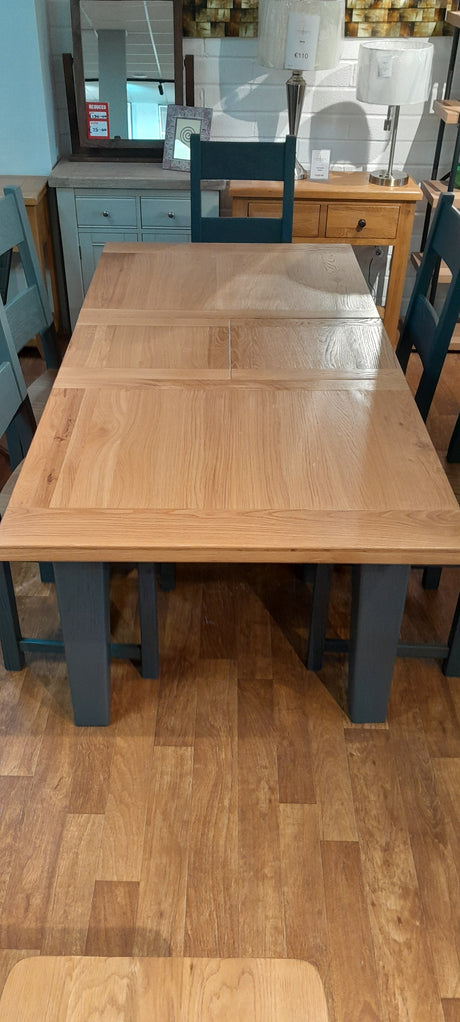 Vancouver 1.8-2.3 Extending Oak Finish Table