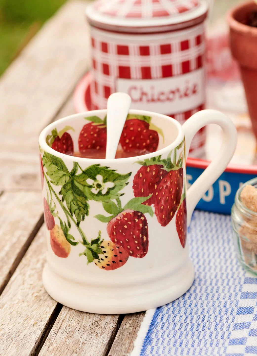 mug  strawberry 1/2 pint mug