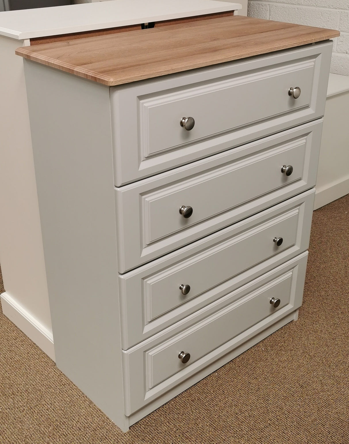 KINVARA 4 DRAWER DEEP CHEST
GREY OAK