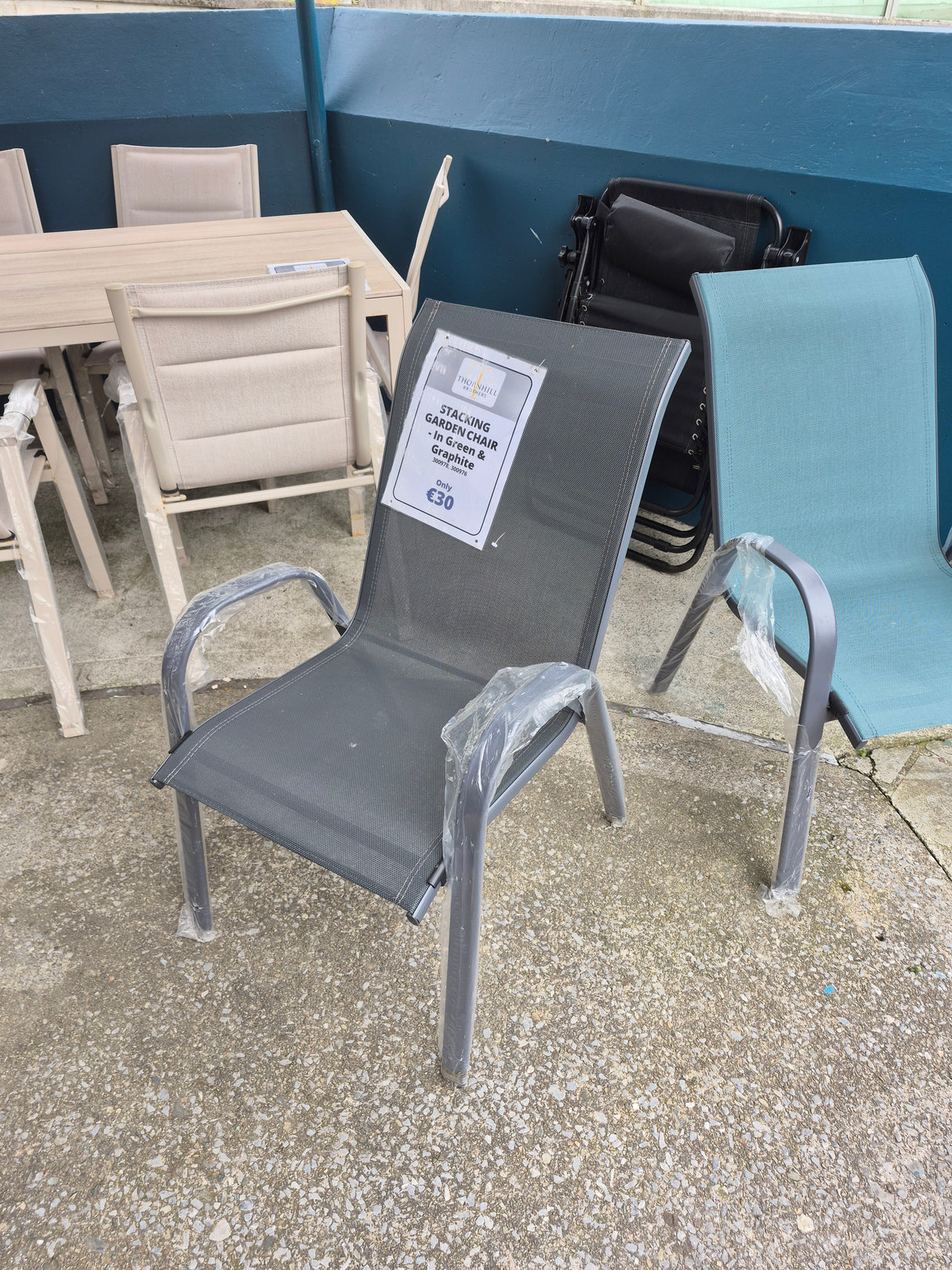 STACKING GARDEN CHAIR GRAPHITE