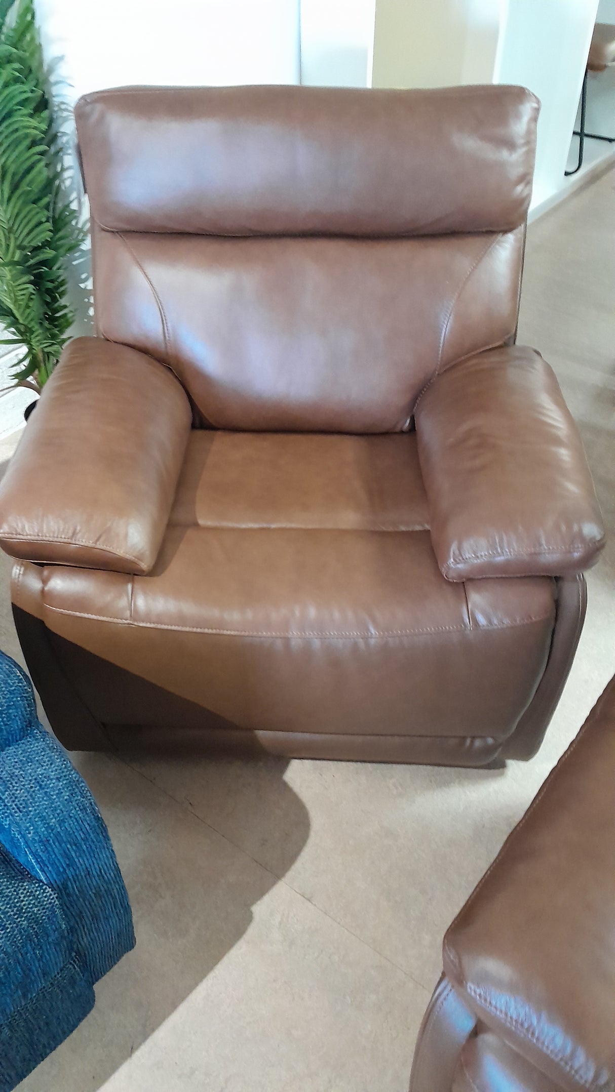 Lawson Single Recliner - Tan