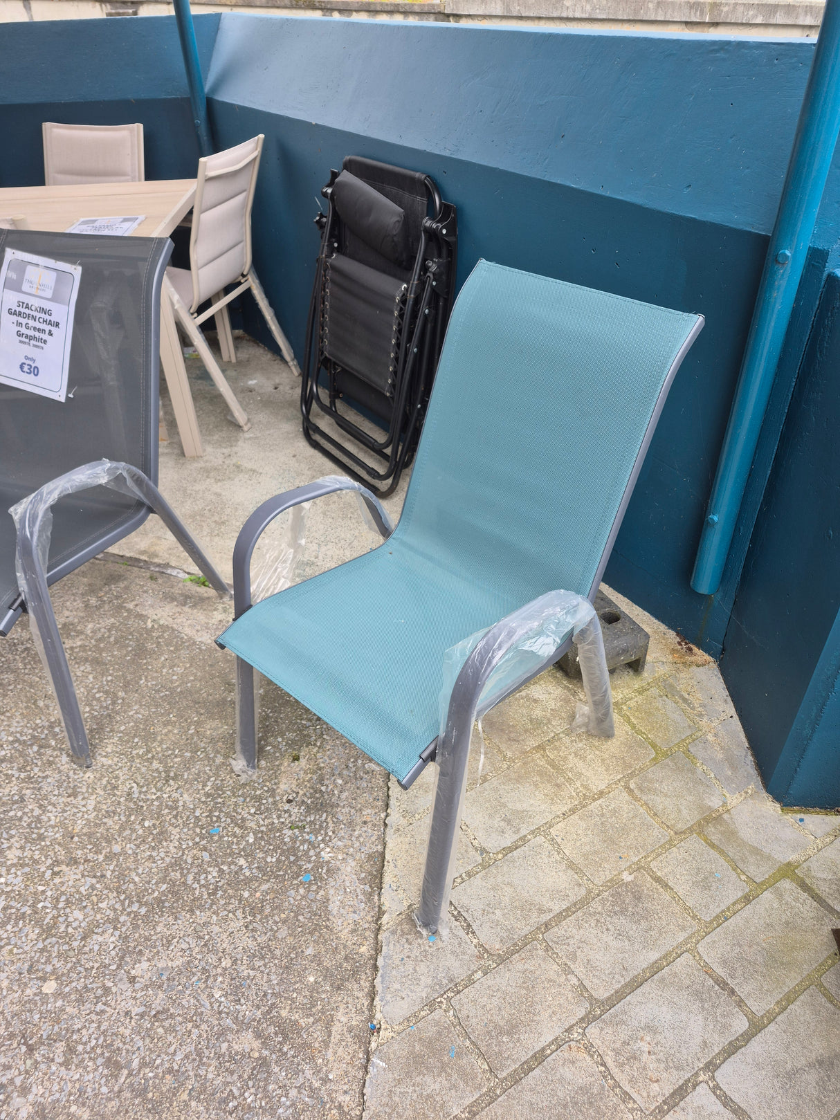 STACKING GARDEN CHAIR GREEN