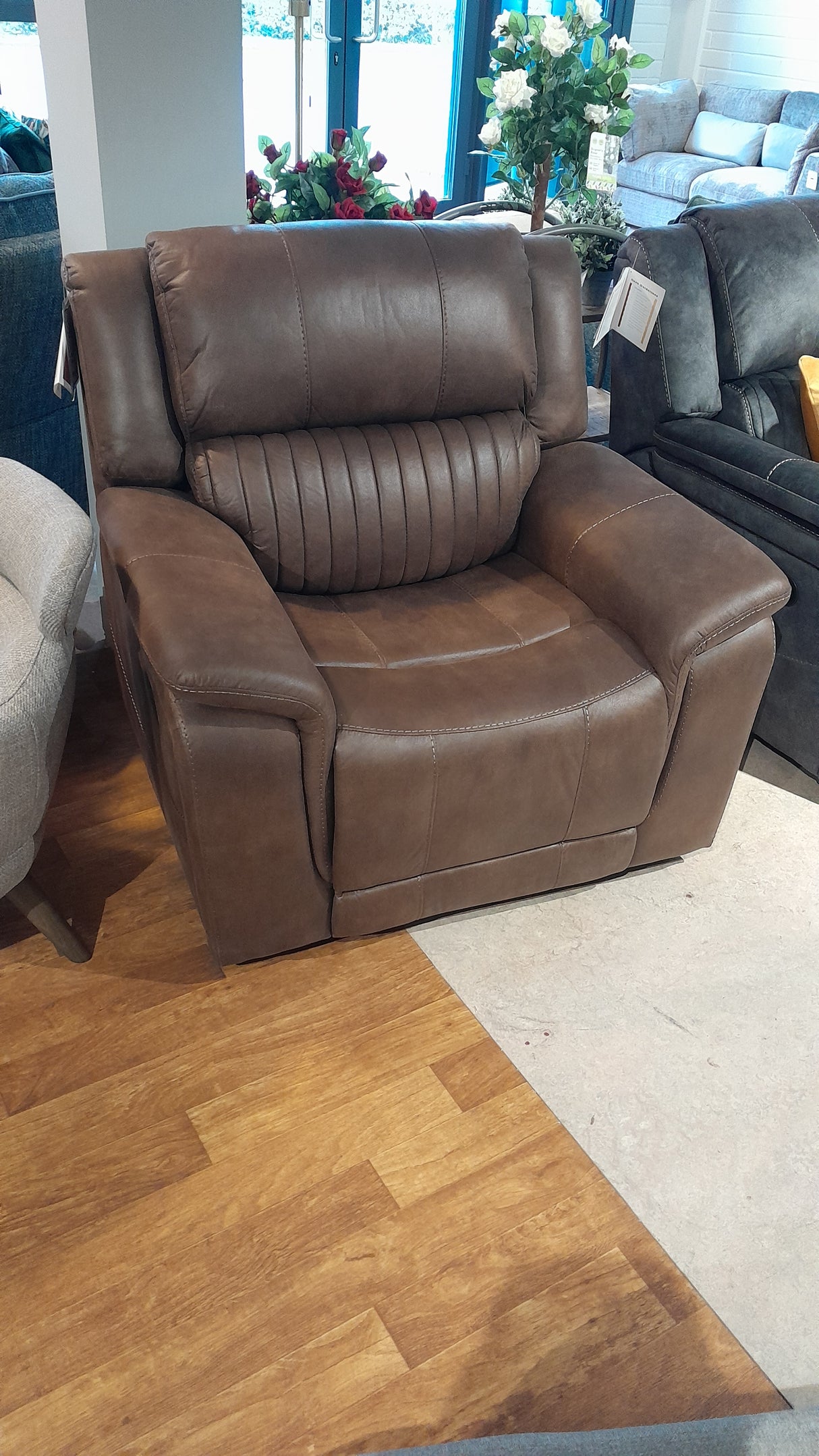 Washington Dark Brown Single Chair